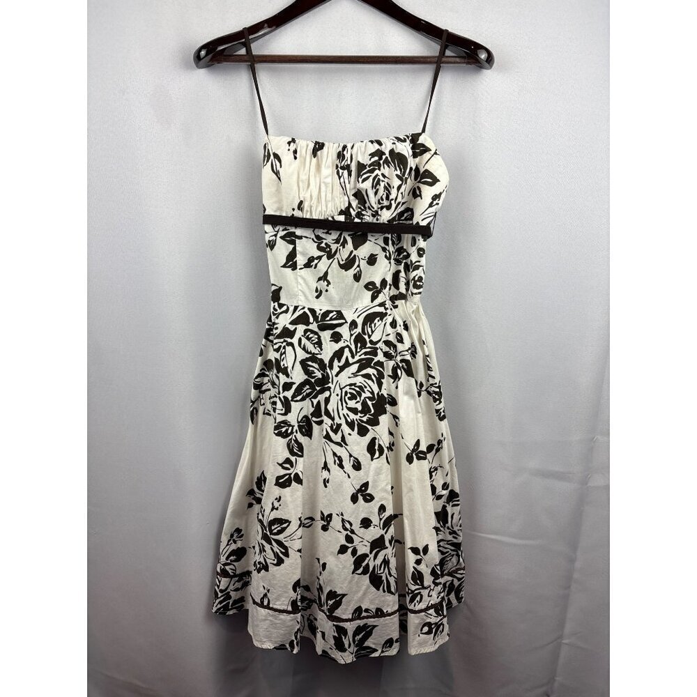 Women’s Vintage Ruby Rox Size 9 White with Brown Floral Design Sleeveless Cupcak